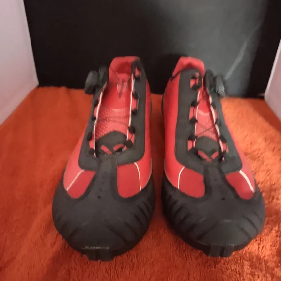 Bontrager Men's Red and Black Cycling Shoes - Picture 3 of 7